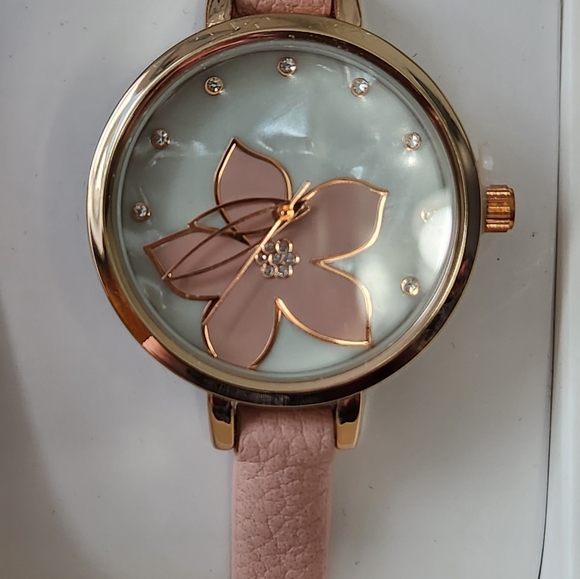 NWB Pink Band and Rose Gold Color Fashion Watch never been out of box. - Picture 5 of 5